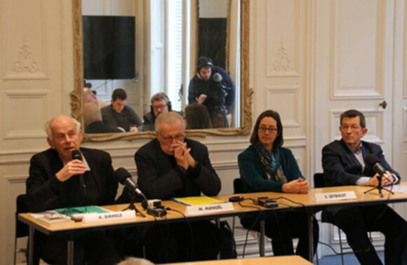 Autour de la table (de g. à dr.) : André Birmelé, Marcel Manoël, Emmanuelle Seyboldt, (© EPUdF)